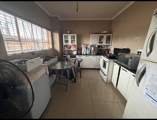 3 BEDROOM PROPERTY TO RENT IN LAUDIUM